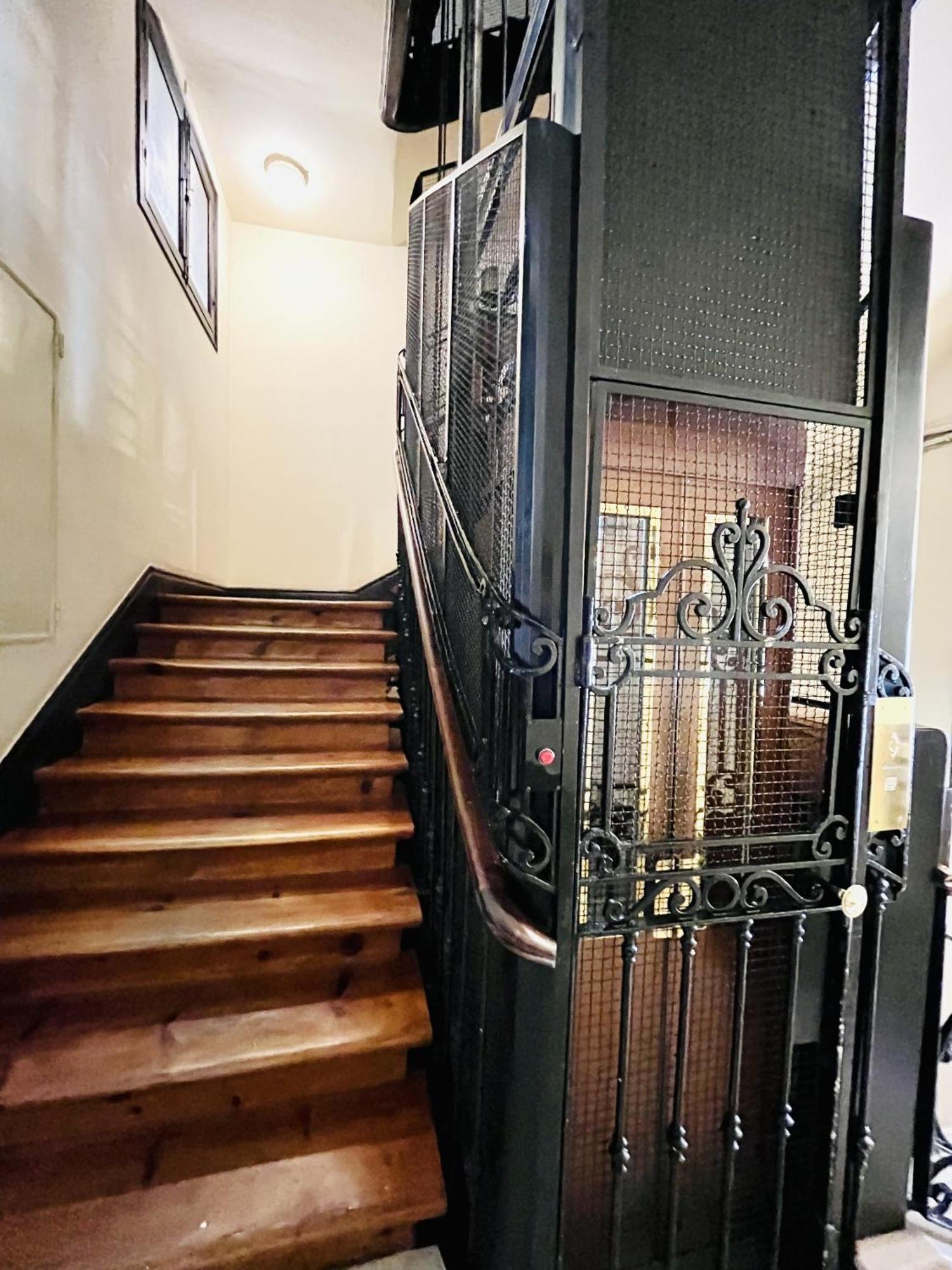 Dplace To Be - Luxury Apartment In Historic Center Madrid Luaran gambar
